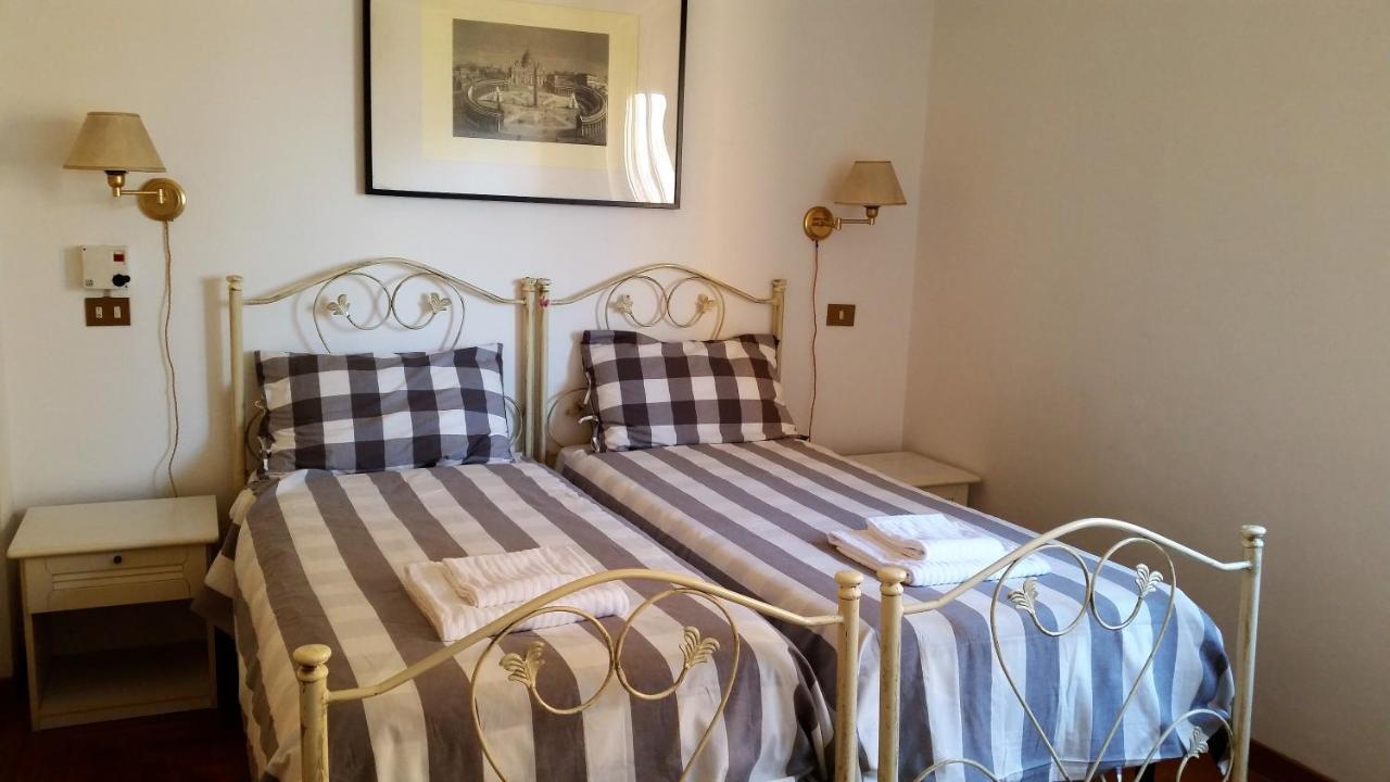 Guest house Vatican Happy Holidays